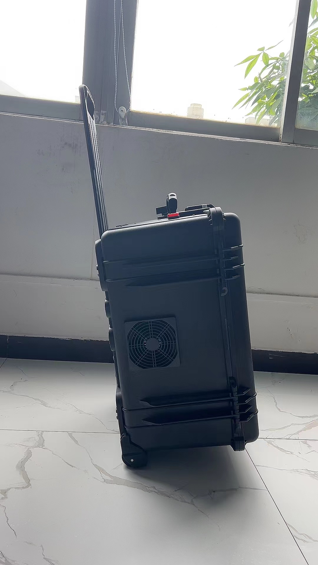 双柏手拉箱型移动通信干扰器